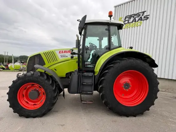 CLAAS Axion 820 cmatic CEBIS  - Photo 4