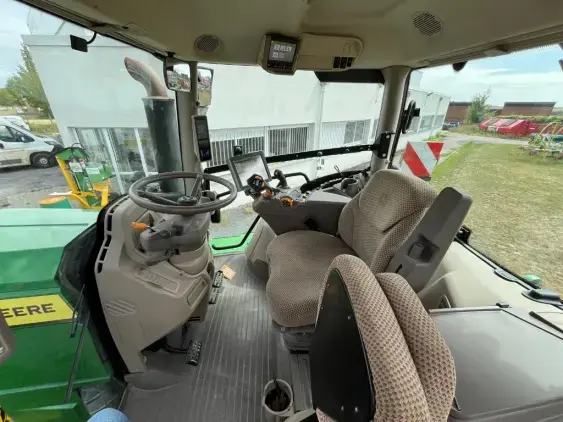 JOHN DEERE 6R250 - Photo 15