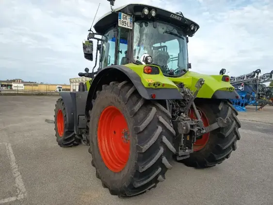 CLAAS ARION 610 - Photo 5