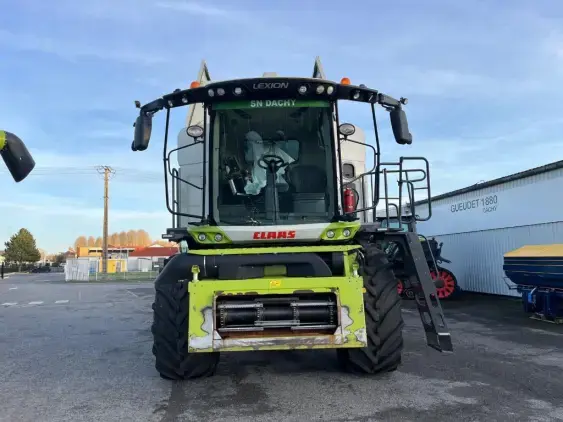 CLAAS LEXION 7600 - Photo 2