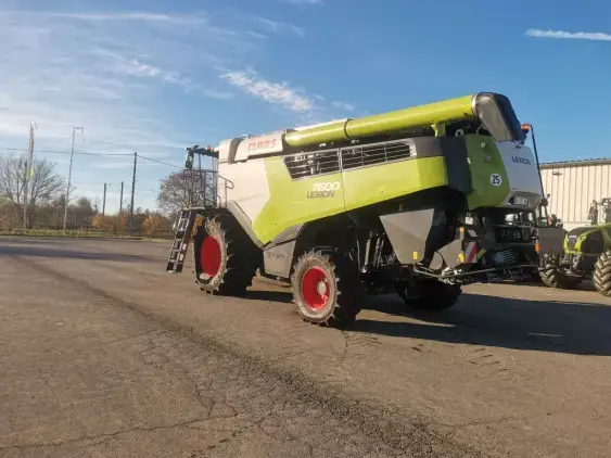 CLAAS LEXION 7600 - Photo 5