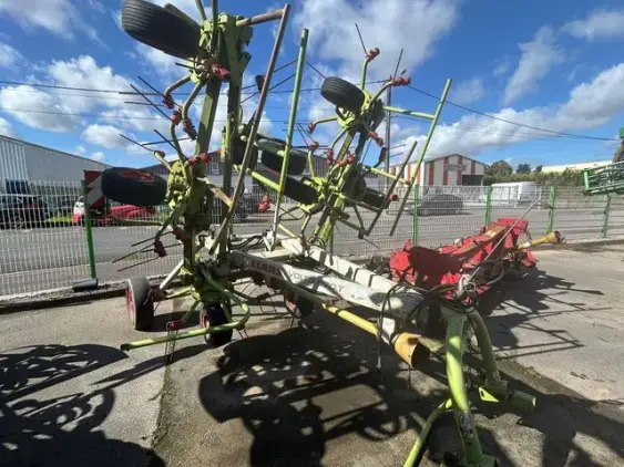 CLAAS Volto 870 T - Photo 1