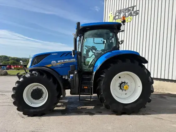 NEW HOLLAND T7.230 - Photo 4
