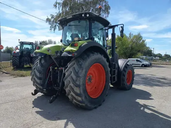 CLAAS AXION 810 - Photo 7