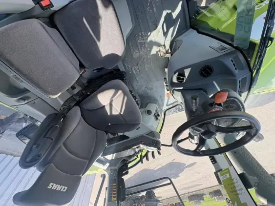 CLAAS ARION 530 - Photo 10