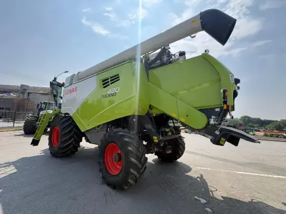 CLAAS TUCANO 420 - Photo 5