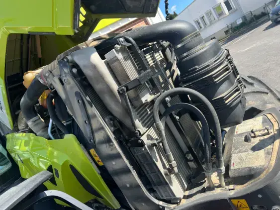 CLAAS Axion 850 cmatic - Photo 19