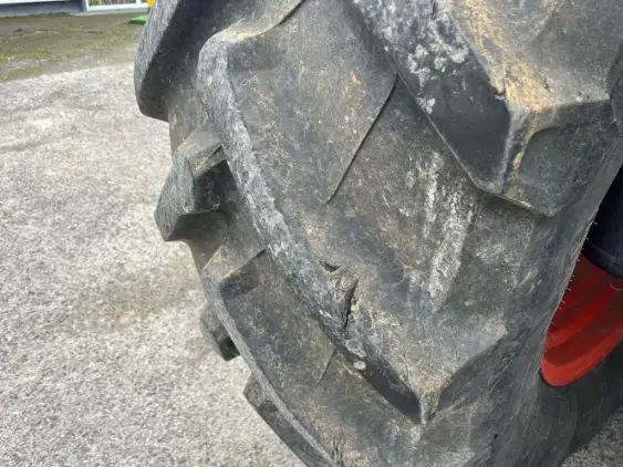 CLAAS ARION 650 cmatic  - Photo 12