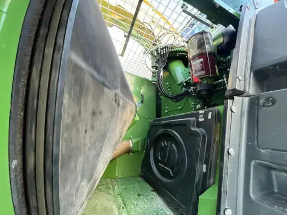 KRONE Big x 780 - Photo 13