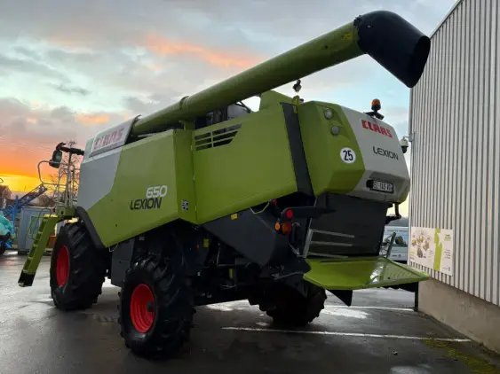 CLAAS LEXION 650 - Photo 4