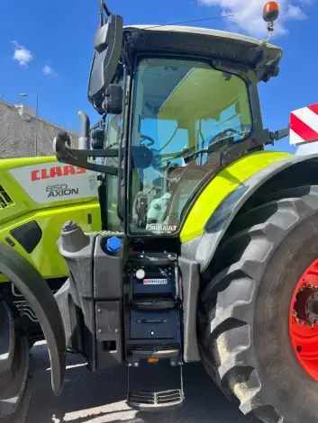 CLAAS Axion 850 cmatic - Photo 10