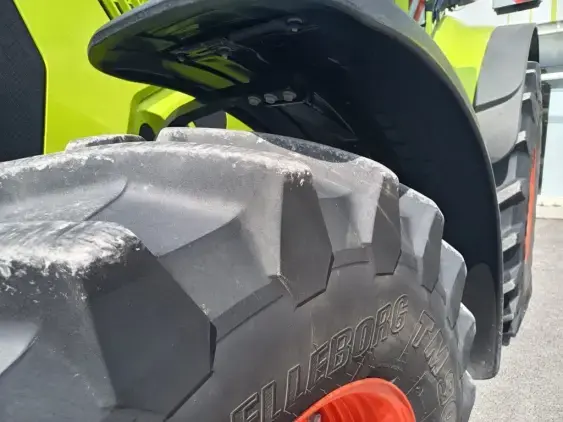 CLAAS AXION 830 CMATIC - Photo 13