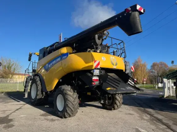 NEW HOLLAND CR 8.80 - Photo 5