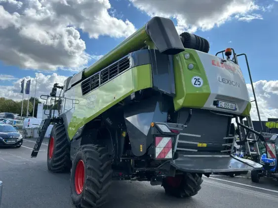 CLAAS Lexion 5300 - Photo 5