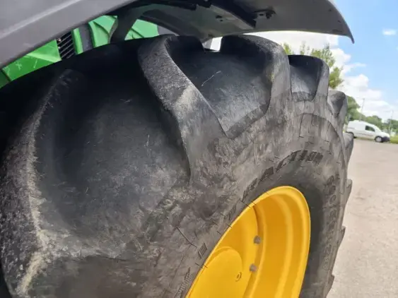 JOHN DEERE 6195M - Photo 13