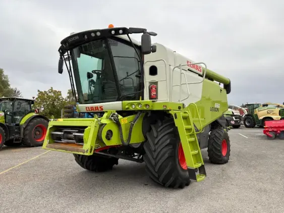 CLAAS LEXION 650 - Photo 3