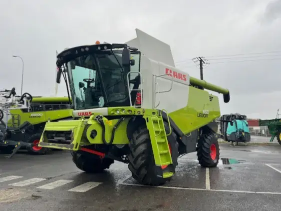 CLAAS LEXION 650 - Photo 3