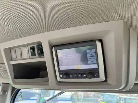 JOHN DEERE 7R 270 - Photo 17