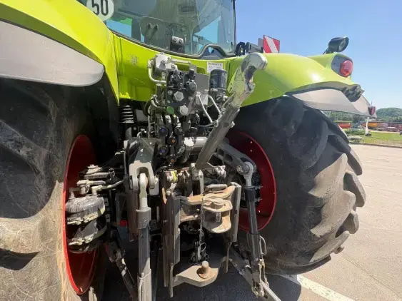 CLAAS AXION 810 - Photo 17