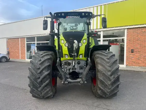 CLAAS AXION 830 CMATIC - Photo 2