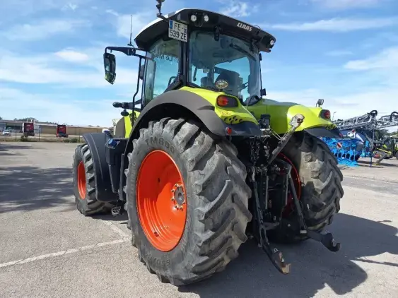 CLAAS AXION 810 - Photo 5