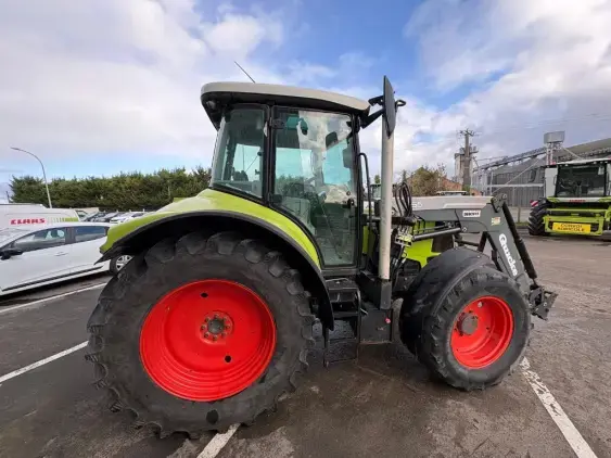 CLAAS ARION 520 - Photo 7