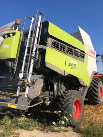 CLAAS Lexion 7700 Montana 4x4 - Photo 7