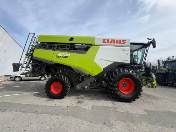 CLAAS 6700 - Photo 8