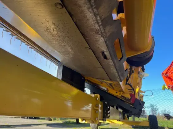 NEW HOLLAND CR 8.80 - Photo 27