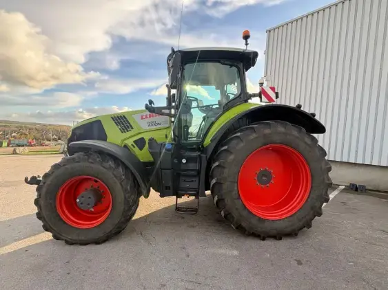 CLAAS AXION 830 CMATIC - Photo 4