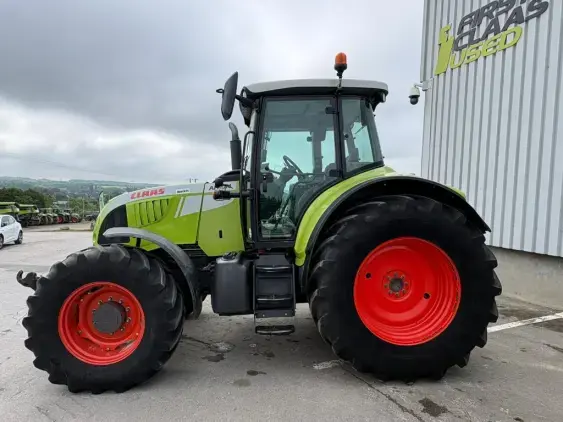 CLAAS ARION 630 CIS  - Photo 4
