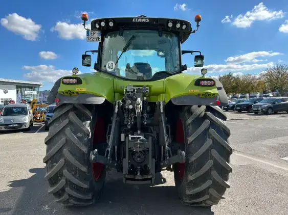 CLAAS Axion 810 cmatic  - Photo 6