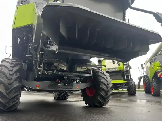 CLAAS Trion 520 - Photo 16