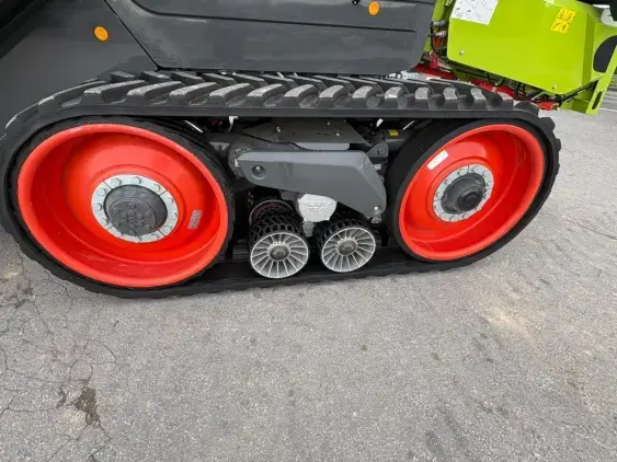 CLAAS LEXION 8700 TT - Photo 11