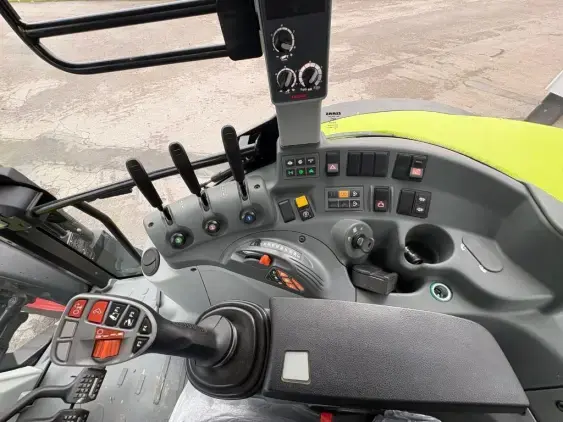 CLAAS ARION 430 CIS - Photo 14