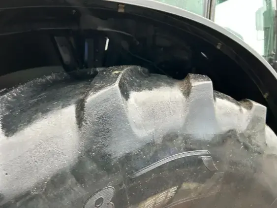 CLAAS Axion 820 - Photo 10