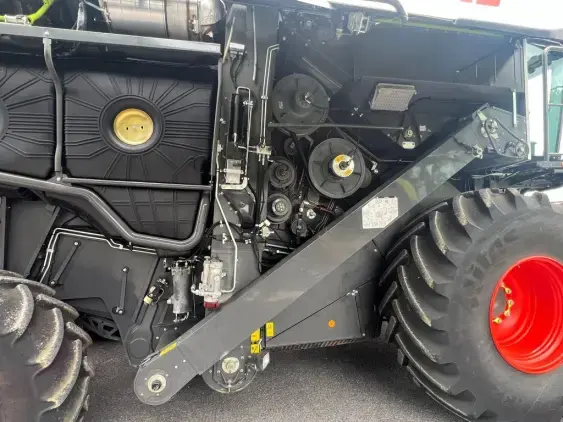 CLAAS Lexion 7500 - Photo 21
