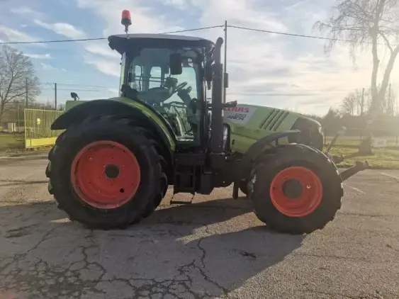 CLAAS ARION 650 - Photo 8