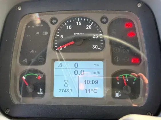 CASE IH FARMALL 65A - Photo 9