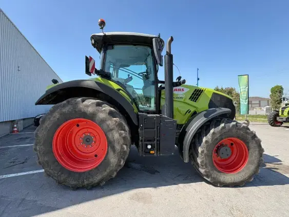 CLAAS AXION 810 - Photo 8