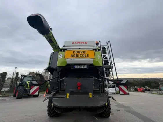 CLAAS LEXION 8700 TT - Photo 6
