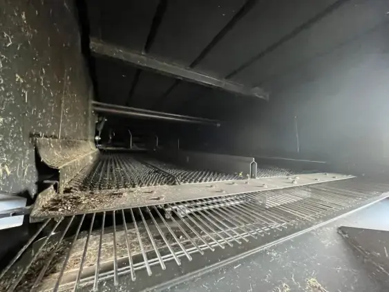 CLAAS LEXION 7600 - Photo 12