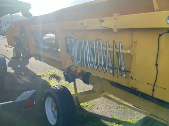 NEW HOLLAND CR 8.80 - Photo 25