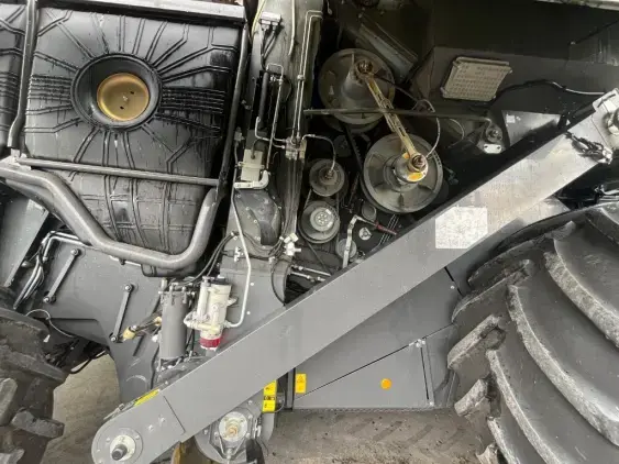 CLAAS Lexion 8700  - Photo 11