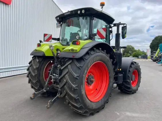 CLAAS ARION 650 CIS+ - Photo 3
