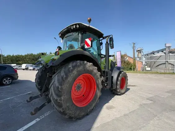 CLAAS AXION 810 - Photo 7