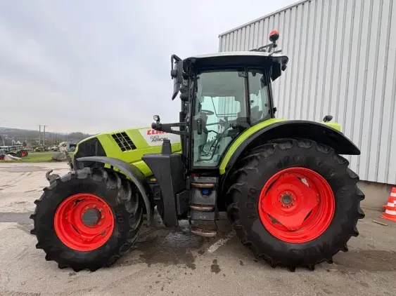 CLAAS ARION 610 - Photo 4