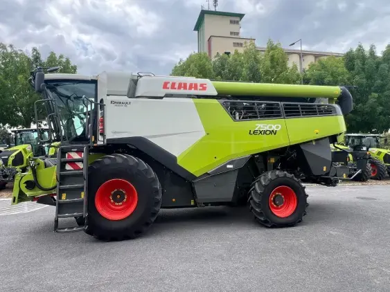 CLAAS Lexion 7500 - Photo 4