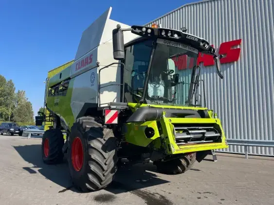 CLAAS LEXION 6700 - Photo 1