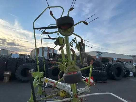 CLAAS VOLTO 700 - Photo 4